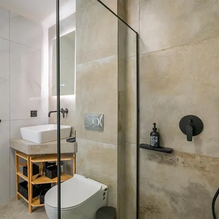 Menta - Fully Renovated, Walking Distance To The Sea Holiday home