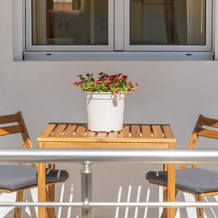 Menta - Fully Renovated, Walking Distance To The Sea Neos Marmaras